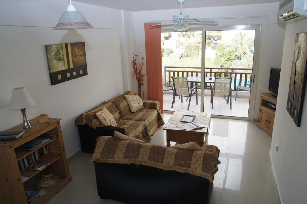 Pleasantly Furnished Apartment B201 With Large Terrace, Wi-Fi & Android Tv Péjia Kültér fotó