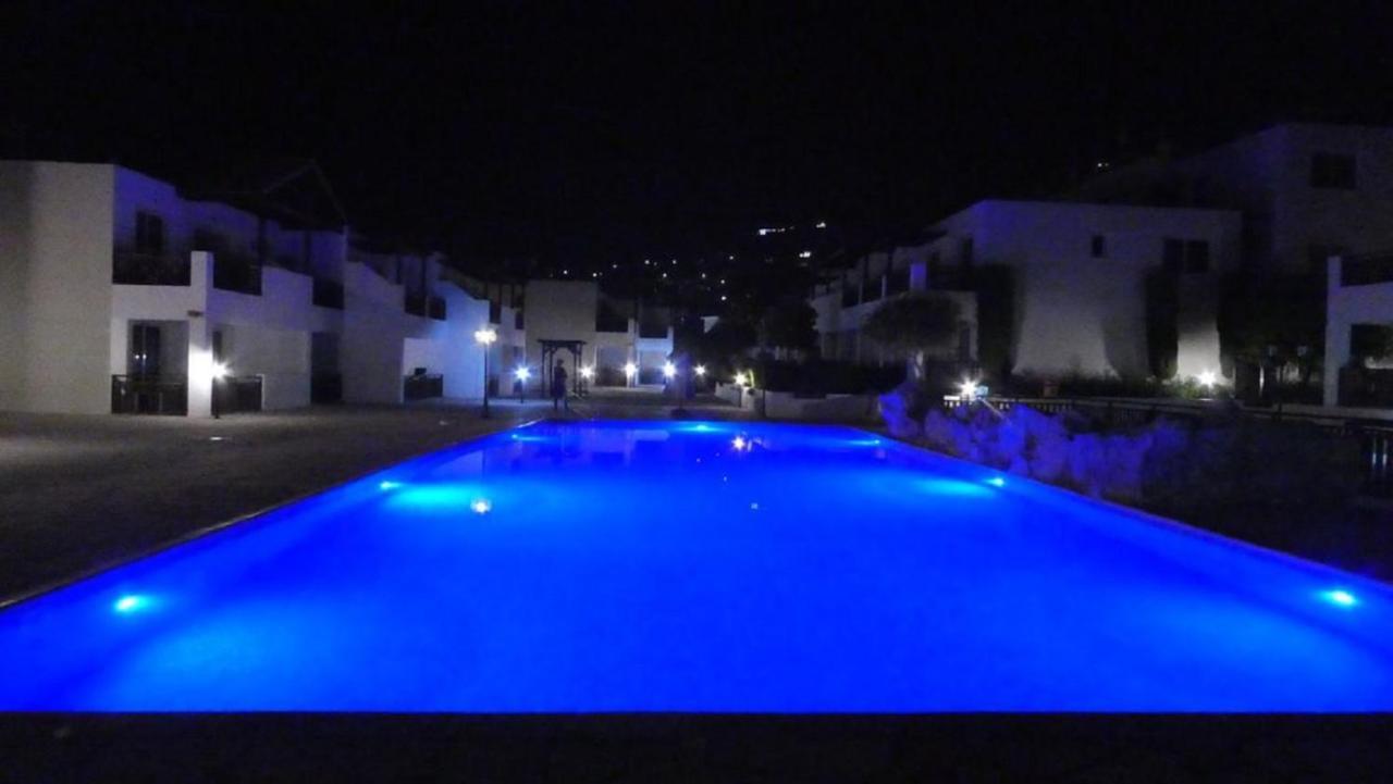 Pleasantly Furnished Apartment B201 With Large Terrace, Wi-Fi & Android Tv Péjia Kültér fotó